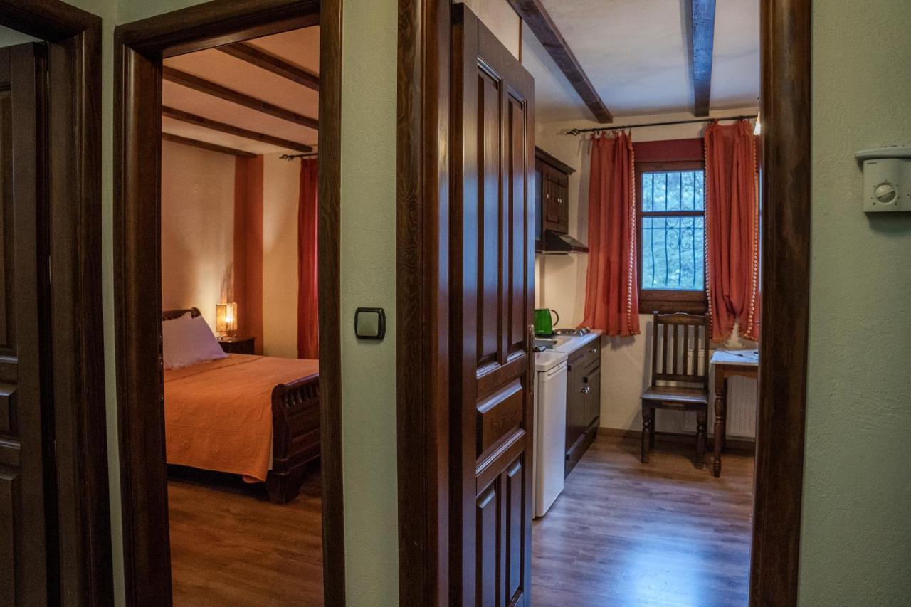 Hotel Archontiko Mesohori Meteora à Kalambaka Extérieur photo