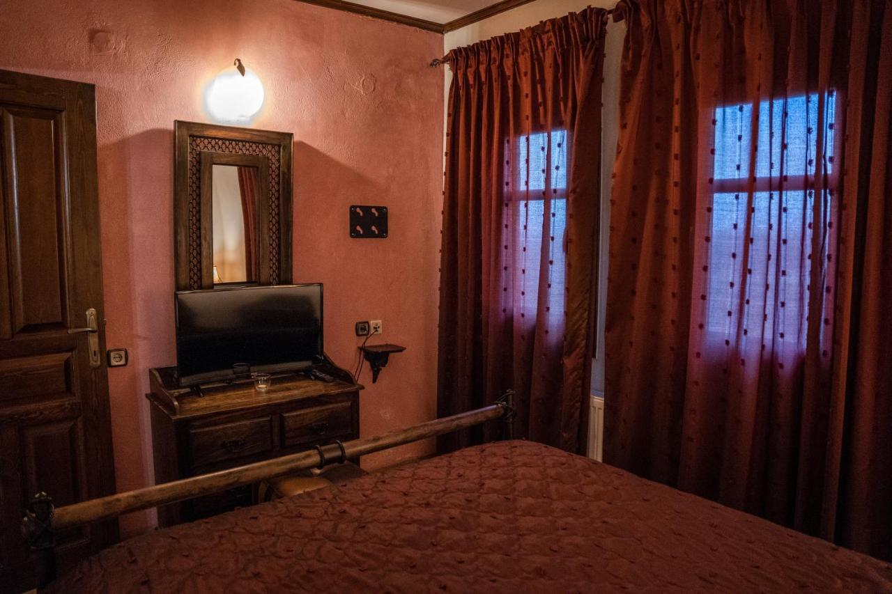 Hotel Archontiko Mesohori Meteora à Kalambaka Extérieur photo