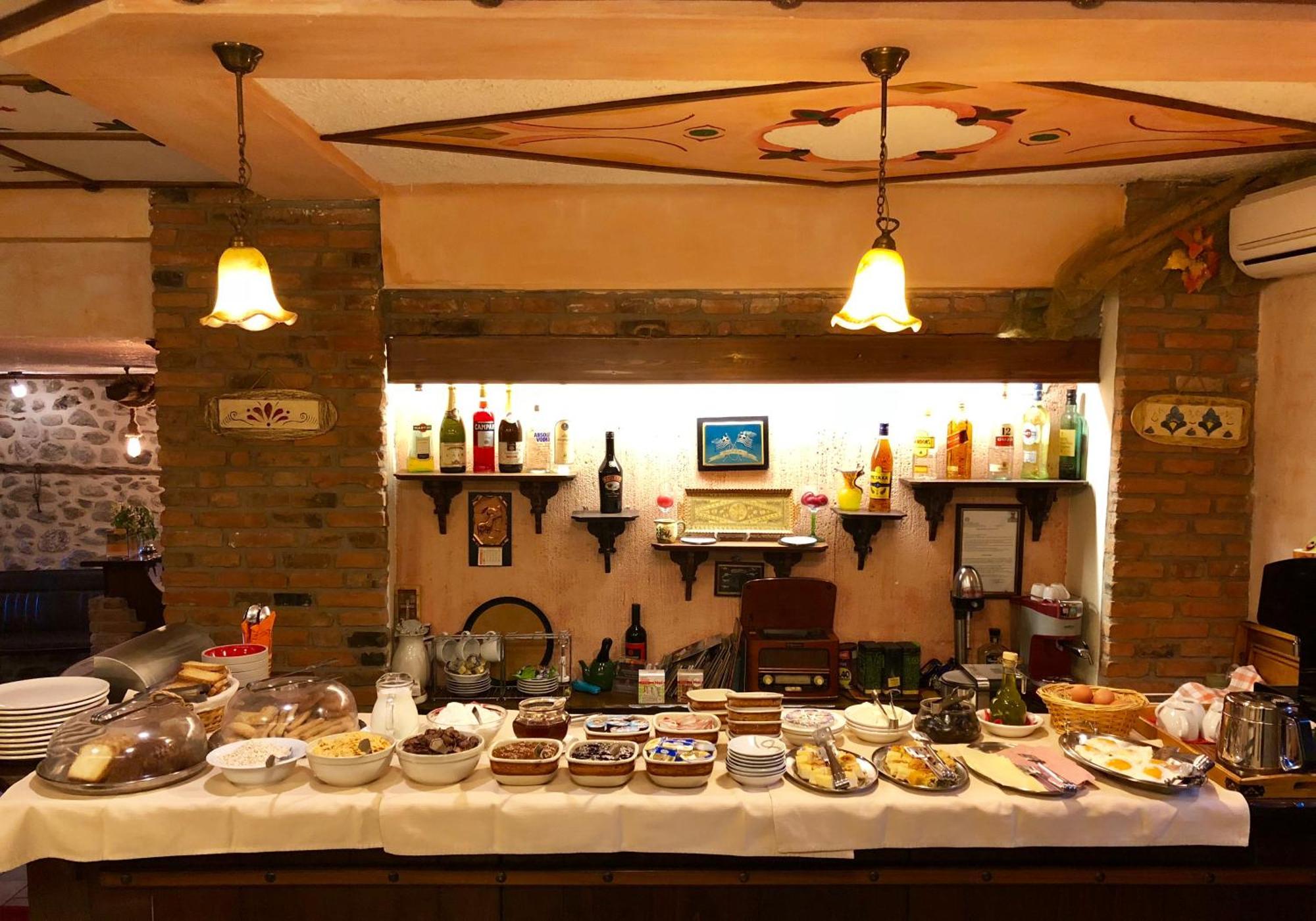 Hotel Archontiko Mesohori Meteora à Kalambaka Extérieur photo